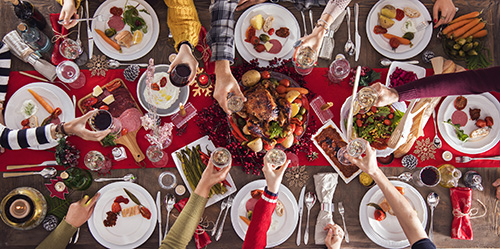 Coma Saludablemente para las Fiestas: Alimentos que Ayudan a su Bebé a Crecer